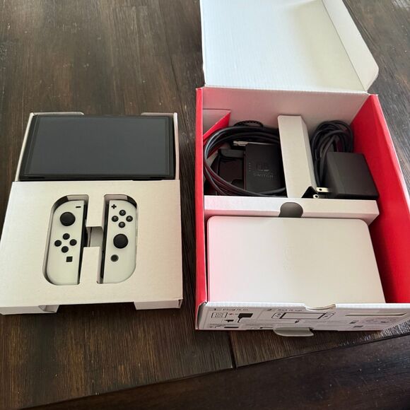 Nintendo Switch OLED Model - Picture 12 of 12